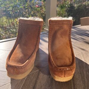 New Clarks Wallabee Hi Caramel Warmlined Women’s Size: 7.5